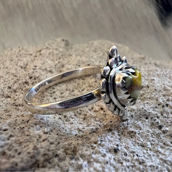 ❤️ Honey Dahlia Kingman Turquoise Heart Shape Ring 925 Navajo Southwestern Sz 8 - Picture 3 of 17